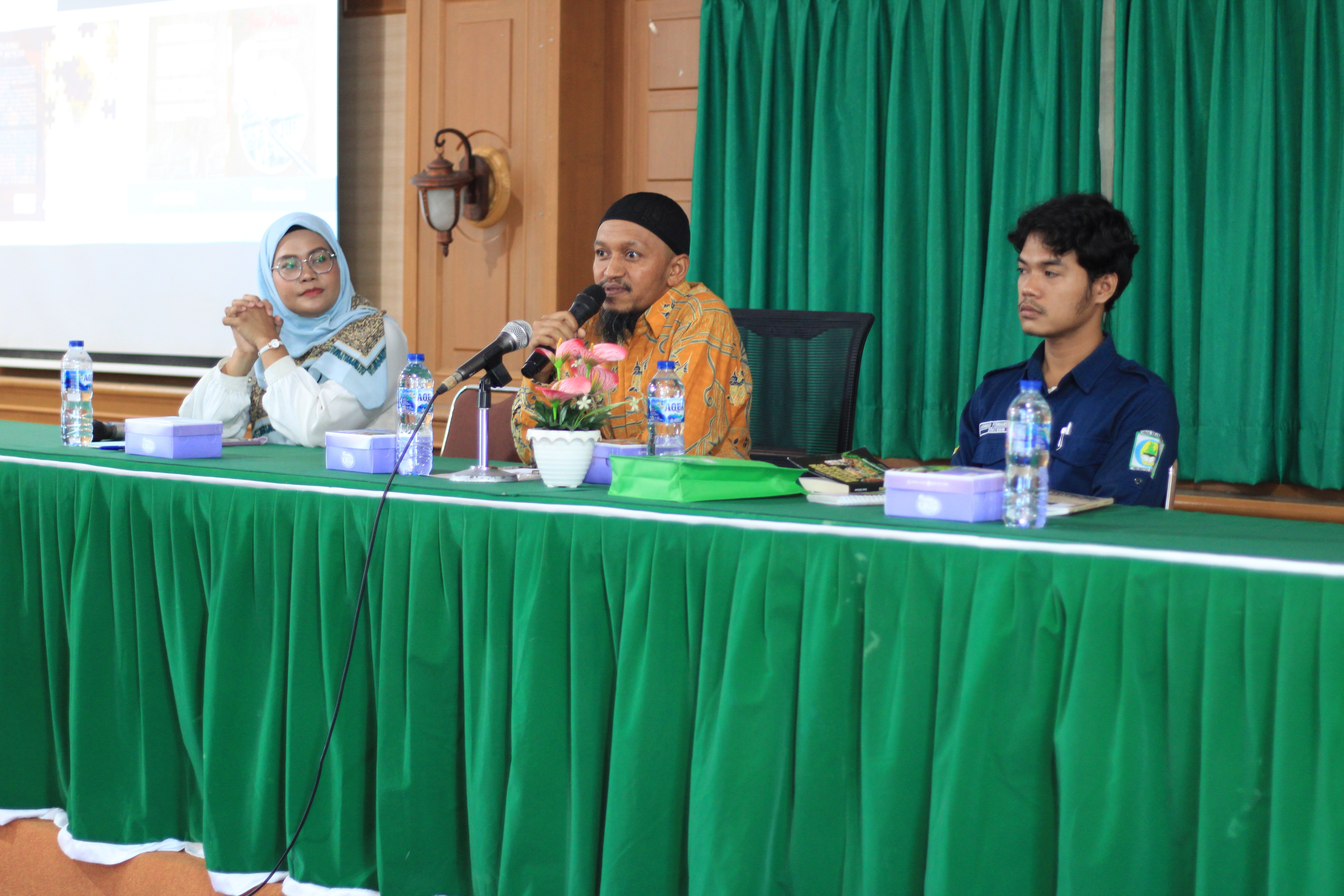 Ruang Baca Sejarah FIB Unand Gelar Bedah Buku “Kinantan Melintas Zaman” 